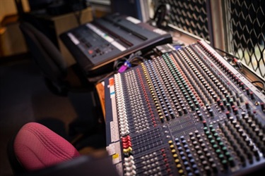 phoca_thumb_l_OakeyCulturalCentreaudiostudio.jpg