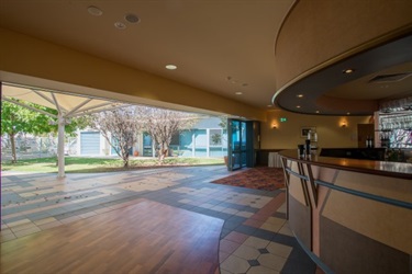 phoca_thumb_l_OakeyCulturalCentrebarandoutdoorarea.jpg