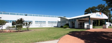 phoca_thumb_l_OakeyCulturalCentreentrance.jpg