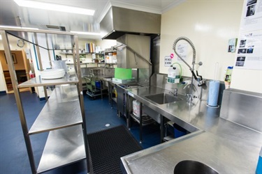 phoca_thumb_l_OakeyCulturalCentrekitchen2.jpg