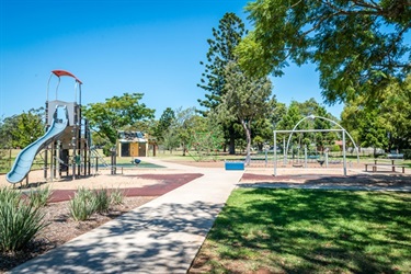 newtownparkplaygroundandshade.jpg